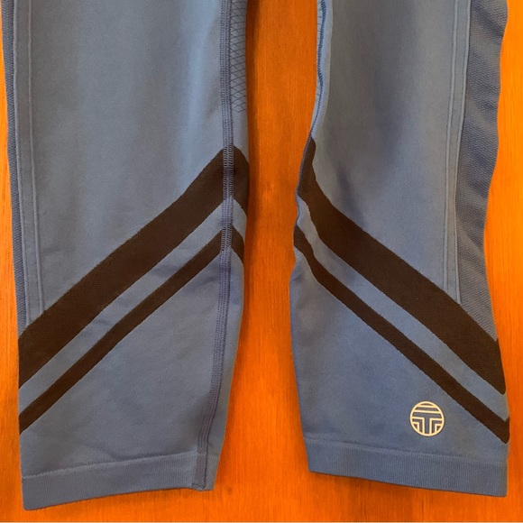 Tory Burch Sport NWT Seamless Contrast Chevron Legging LARGE Surf Blue/Tory Navy - Picture 2 of 5